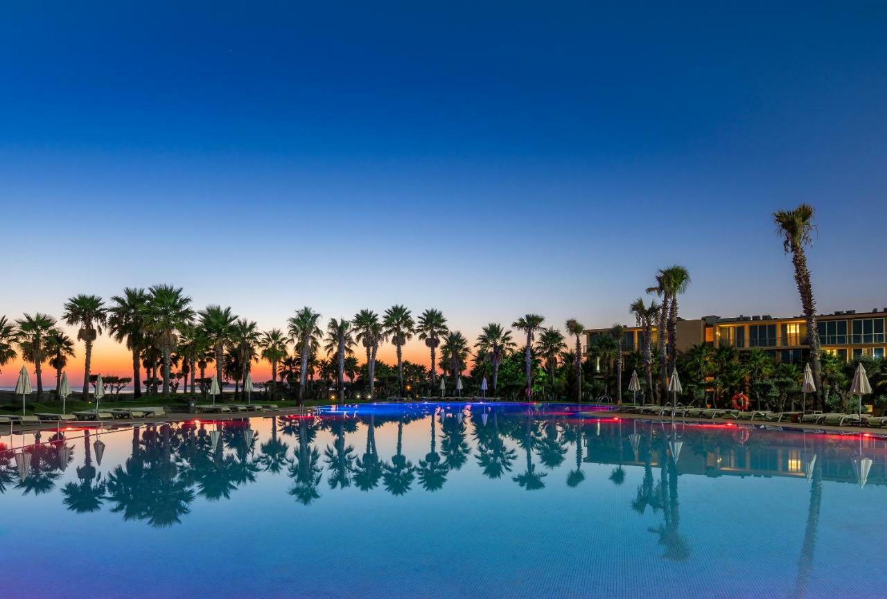 The Westin Salgados Beach Resort, Algarve Albufeira Exterior photo Sunset at the pool of the hotel